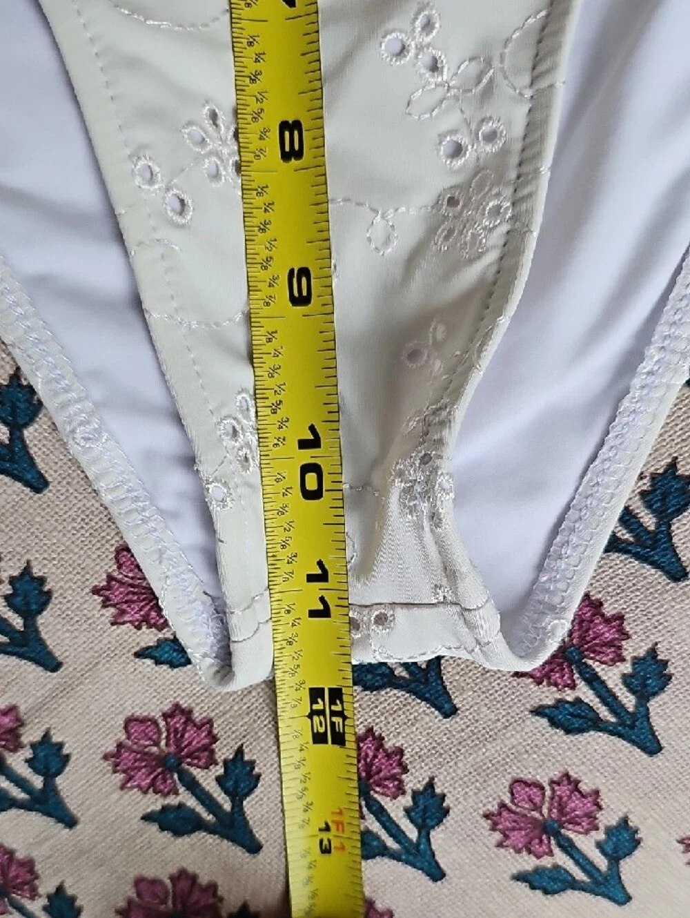 Frankies Bikinis classic white